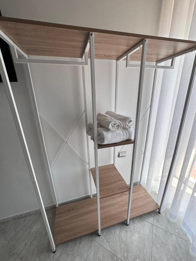 Airport Seaview Rooms Наполи Екстериор снимка