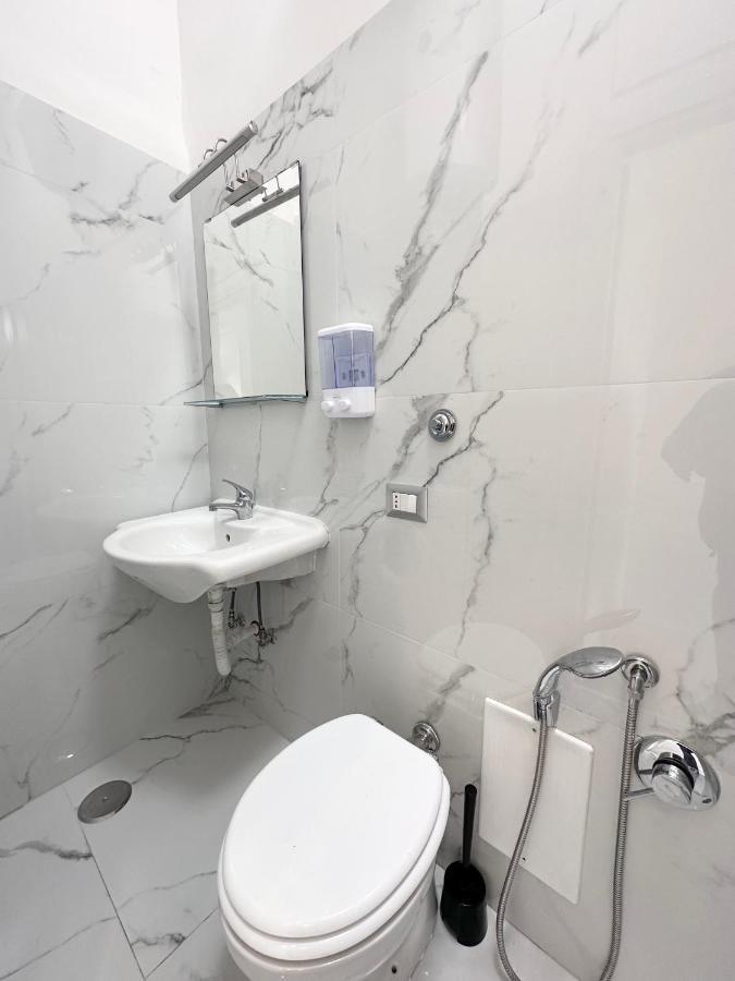 Airport Seaview Rooms Наполи Екстериор снимка